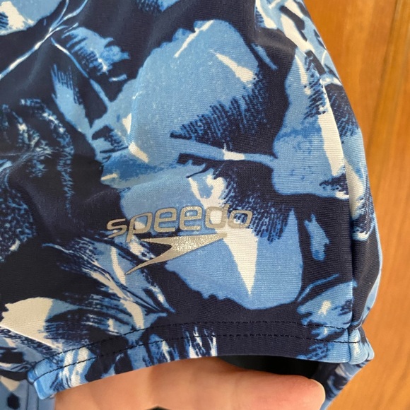 4 speedo swimsuits - all in EUC, all size 8 - Picture 13 of 13